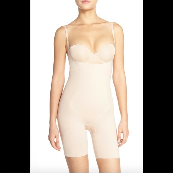 $88 Spanx Thinstincts Open Bust Mid Thigh Bodysuit in Nude [SZ Small ]‎ - Picture 2 of 9